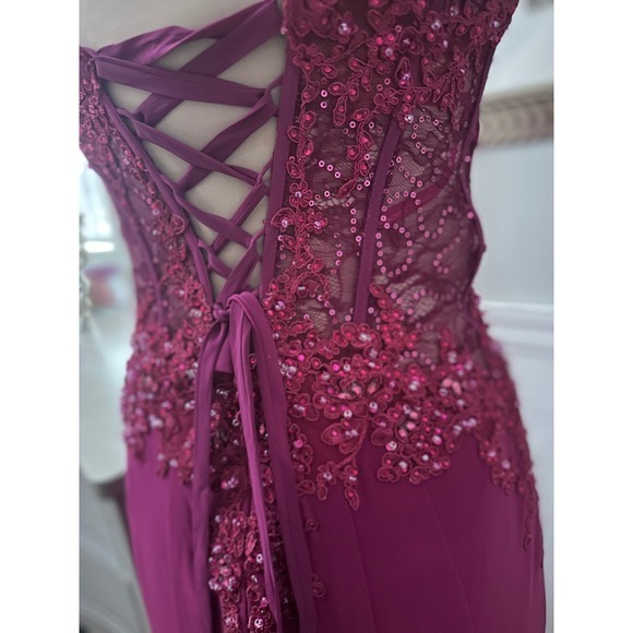 Faviana Glamour Gown Magenta Beaded Lace Corset Black Tie Prom Dress Size 6 - Picture 8 of 10